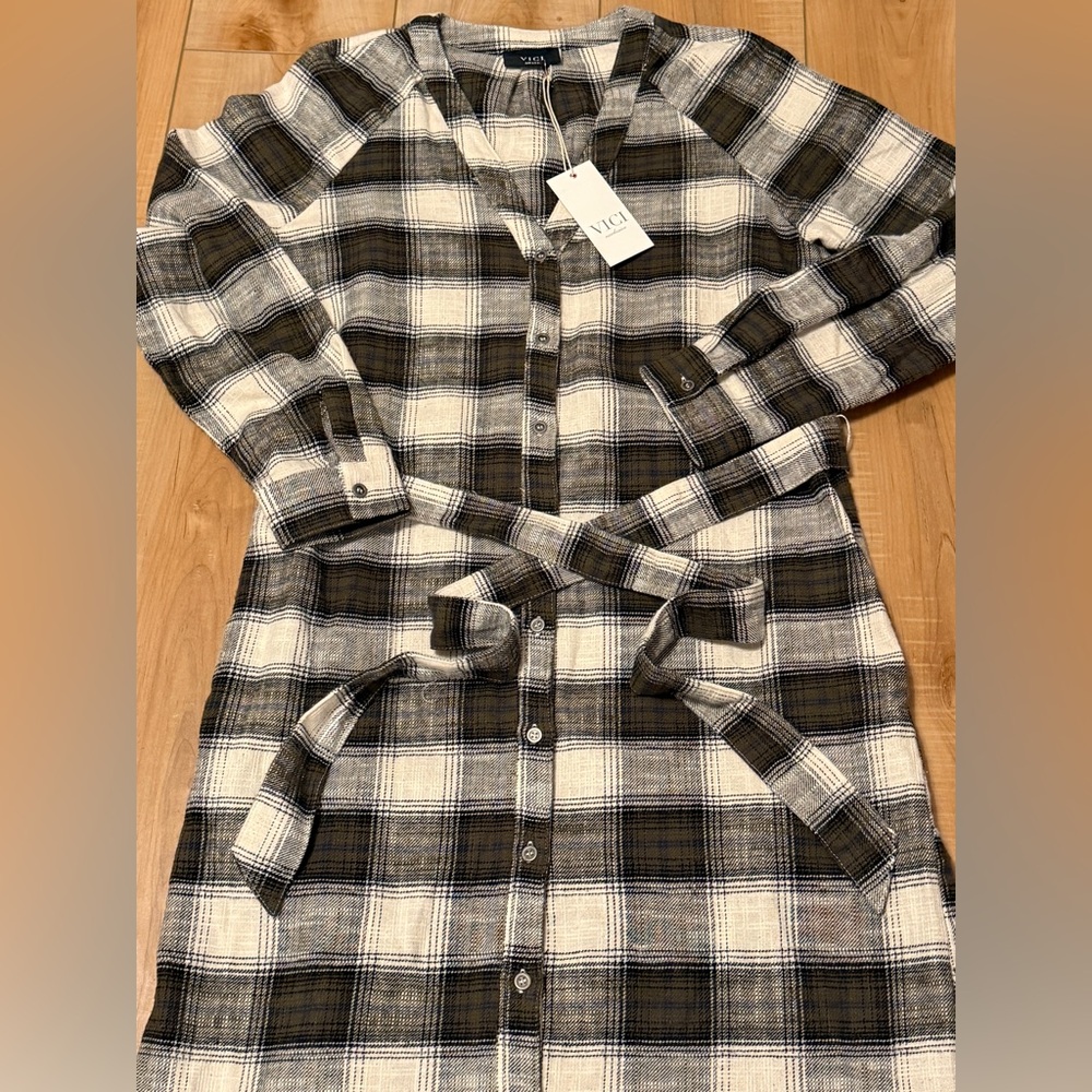 🌟VICI New with tags Dylin Plaid Wrap Tie Midi Shirt Dress
Size S | Olive Multi - Picture 5 of 11